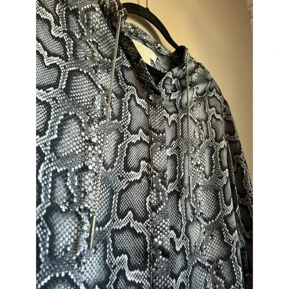 Michael Kors Gray/Black Snake Print Silver Chain Detail Blouse, Animal Print Top - Picture 4 of 6